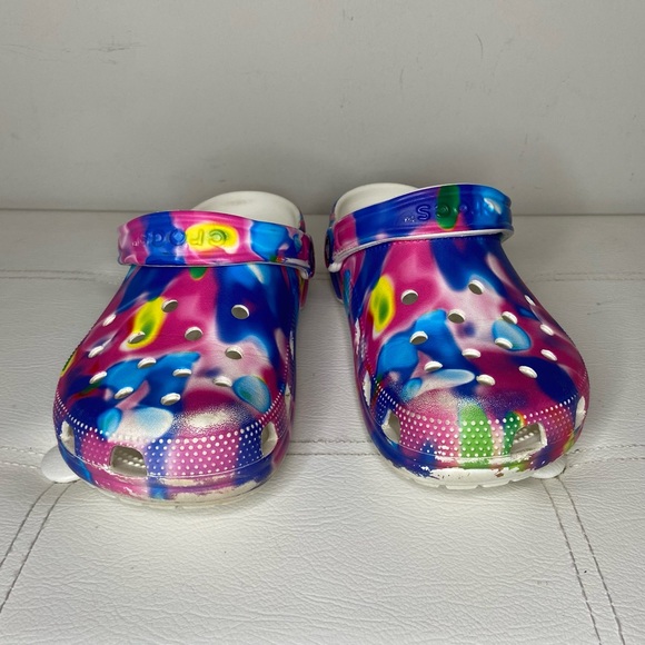 Crocs Classic Solarized Tie Dye Clog Size 7 Pink Purple Blue Yellow - Picture 5 of 8